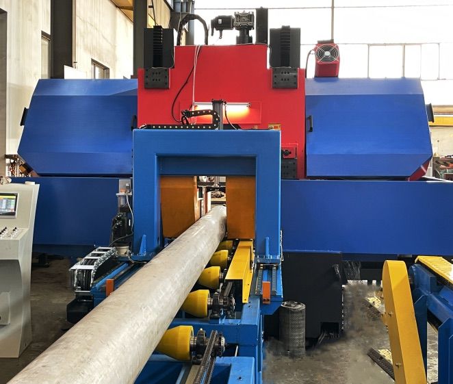 Stacker crane and transport manipulator