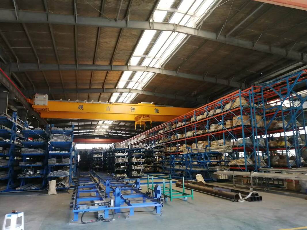 Full Automatic Finished Product Warehouse Industrial Racking Systems E Commerce Adjustable